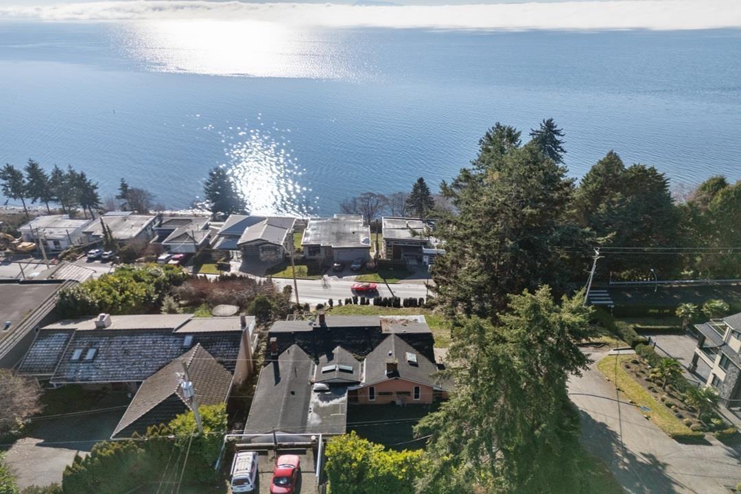 14310 Sunset Drive, White Rock, British Columbia V4B 2V5 - Photo 6 - R3043076