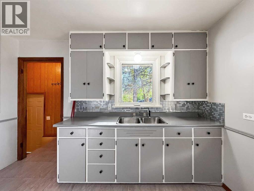 5002 49 Avenue, Botha, Alberta T0C 0N0 - Photo 8 - A2260308