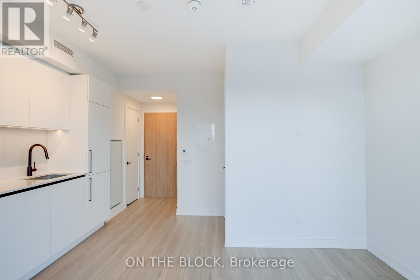 2209 - 35 Parliament Street, Toronto, Ontario  M5A 0Z5 - Photo 4 - C12728262