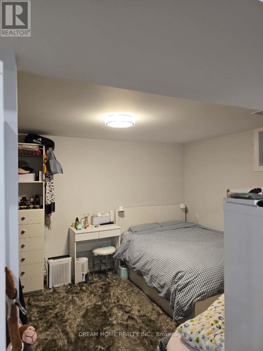 23 Tristan Crescent, Toronto, Ontario  M2H 1X2 - Photo 5 - C12683586