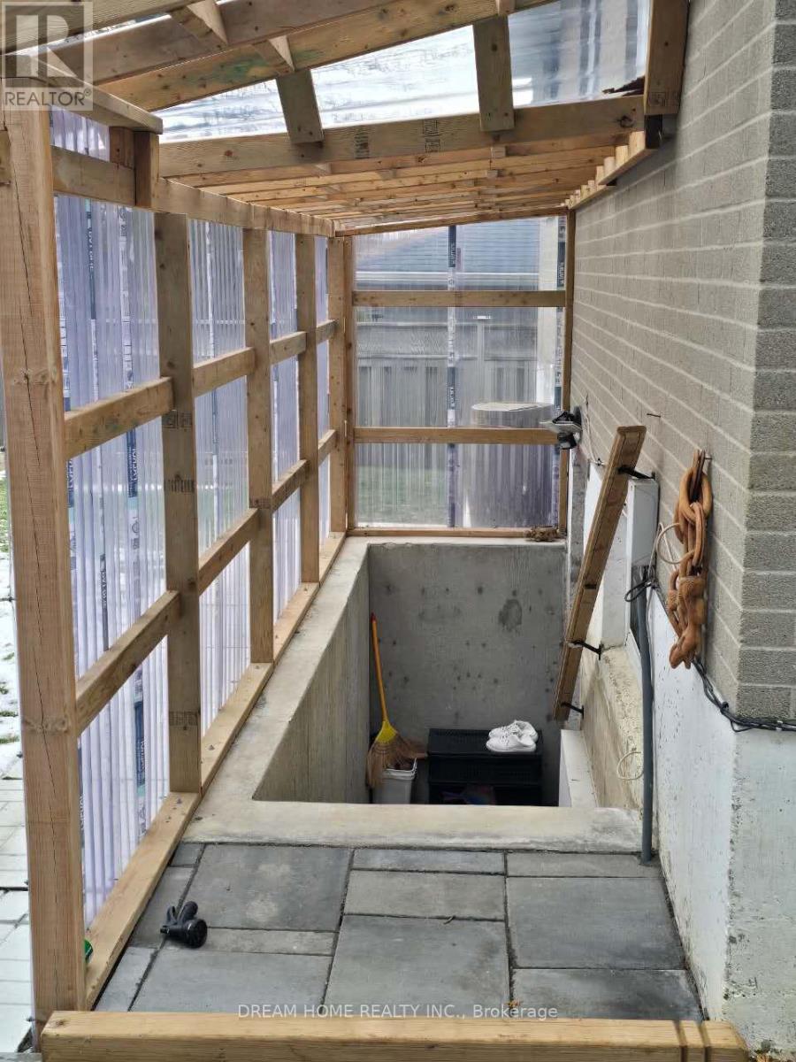 23 Tristan Crescent, Toronto, Ontario  M2H 1X2 - Photo 8 - C12683586