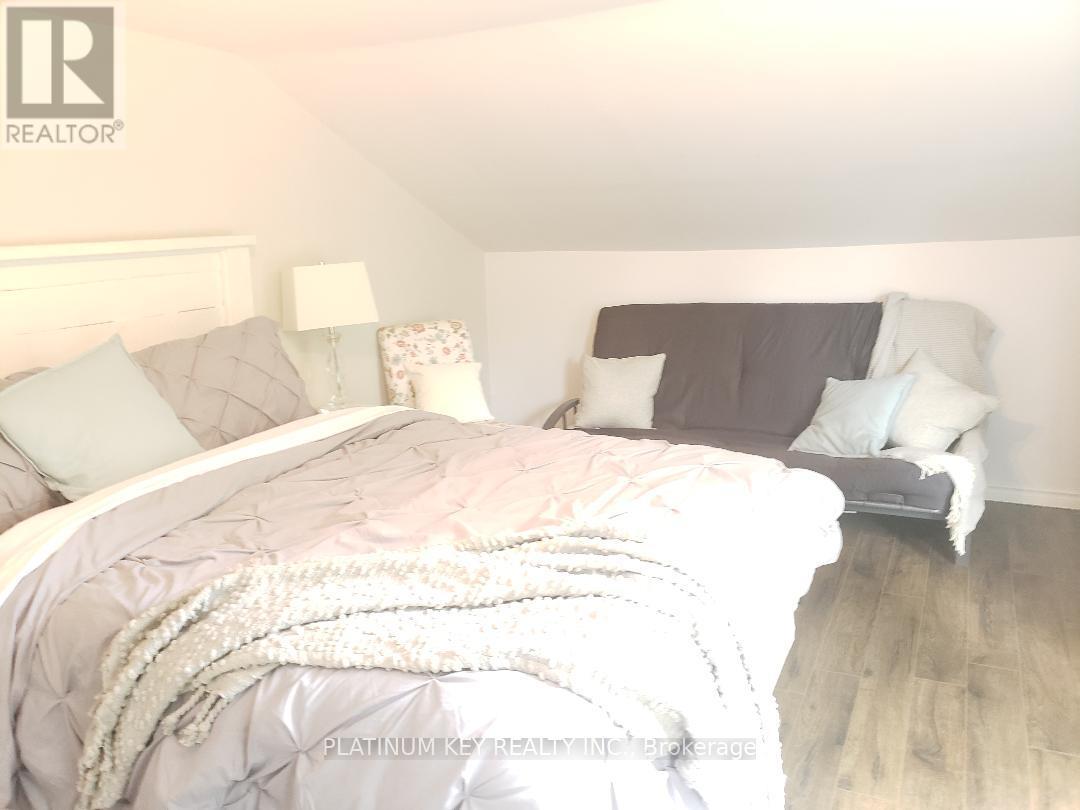 5409 Oak Avenue, Lambton Shores, Ontario  N0N 1J0 - Photo 15 - X12728266