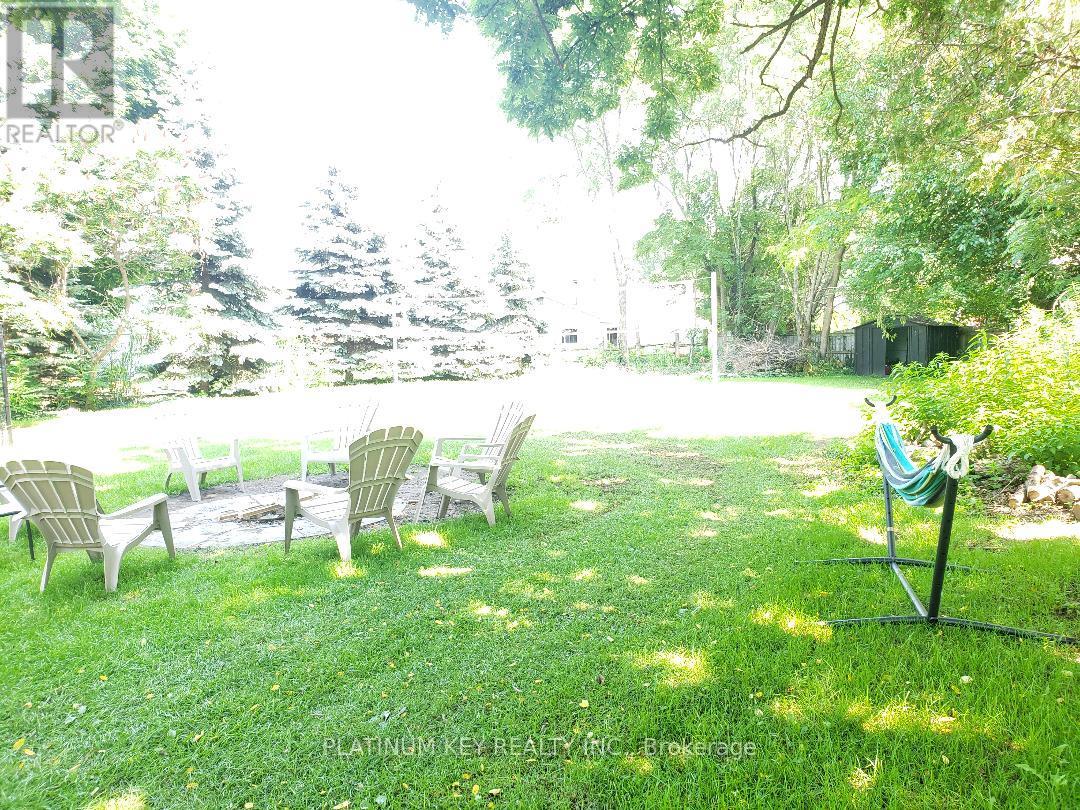 5409 Oak Avenue, Lambton Shores, Ontario  N0N 1J0 - Photo 20 - X12728266