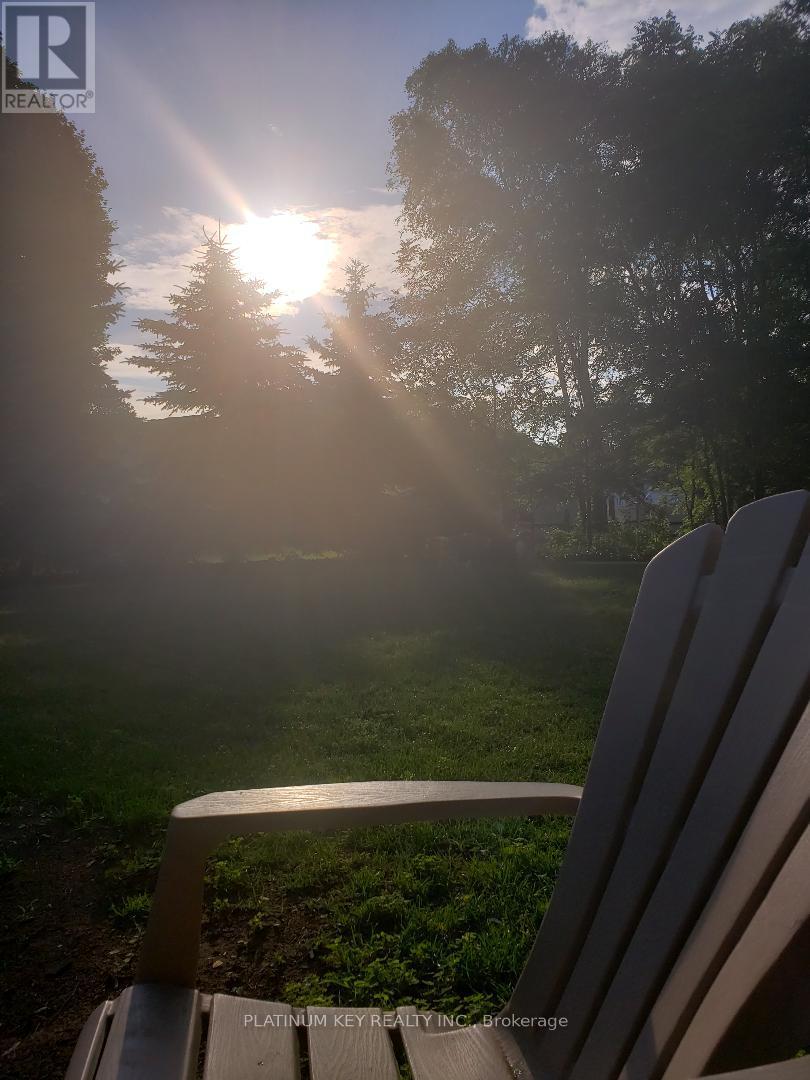 5409 Oak Avenue, Lambton Shores, Ontario  N0N 1J0 - Photo 22 - X12728266