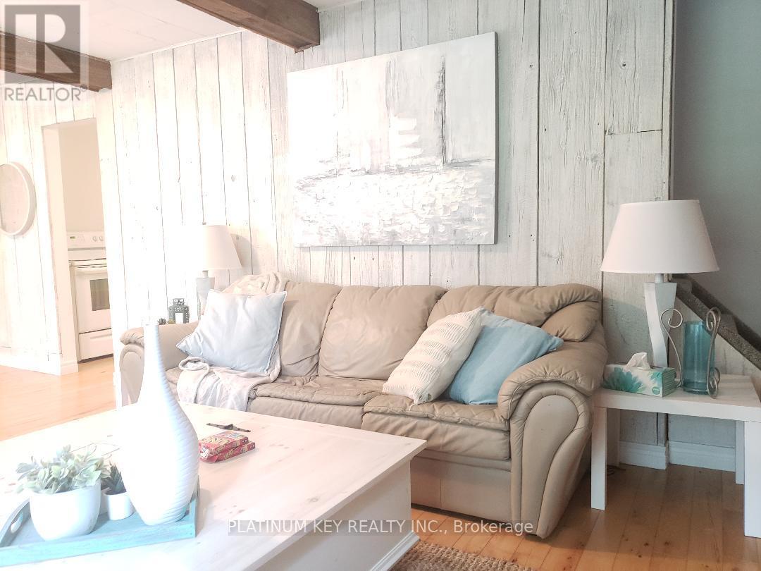 5409 Oak Avenue, Lambton Shores, Ontario  N0N 1J0 - Photo 5 - X12728266