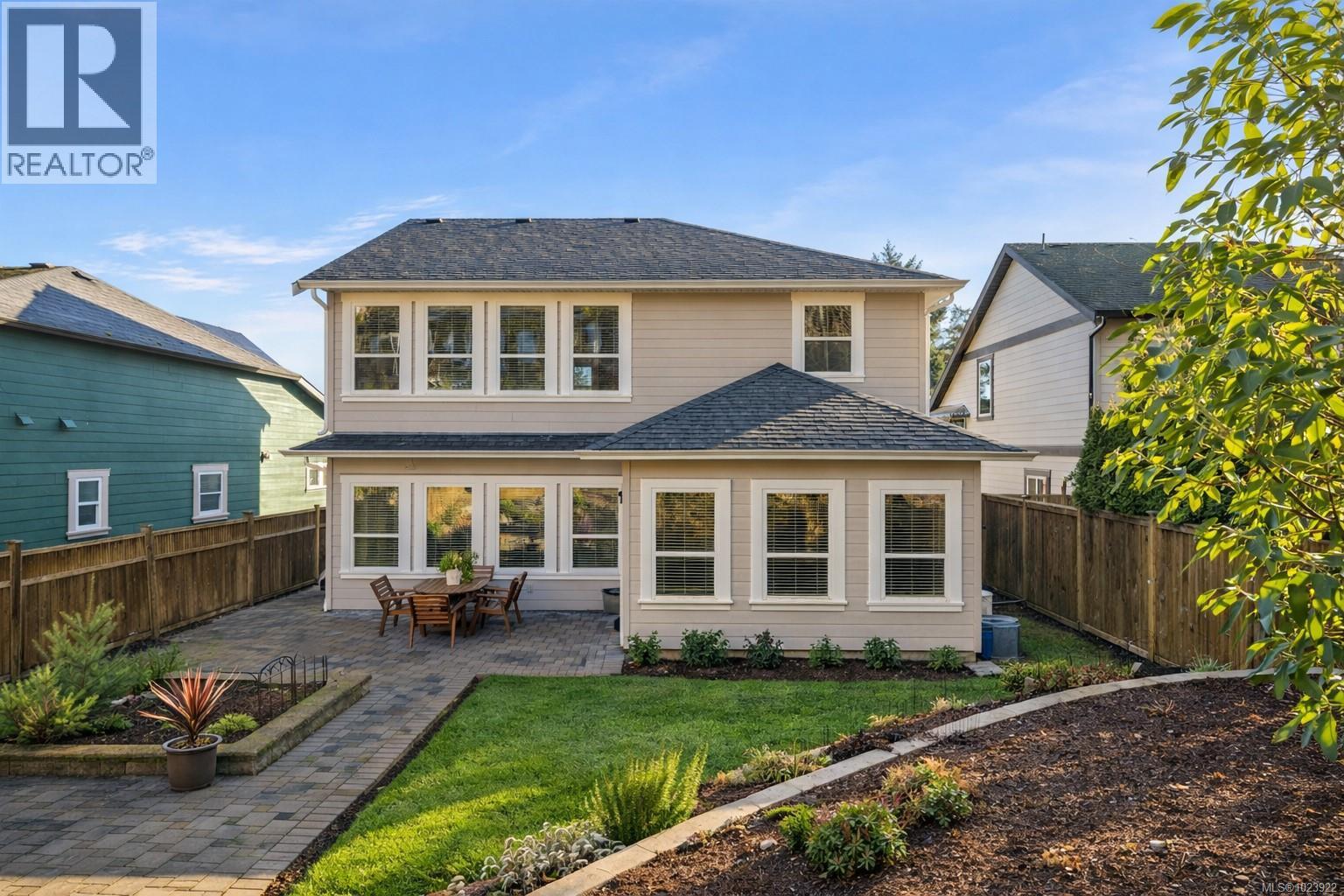 38 Degoutiere Pl, View Royal, British Columbia  V9B 0H3 - Photo 12 - 1023922