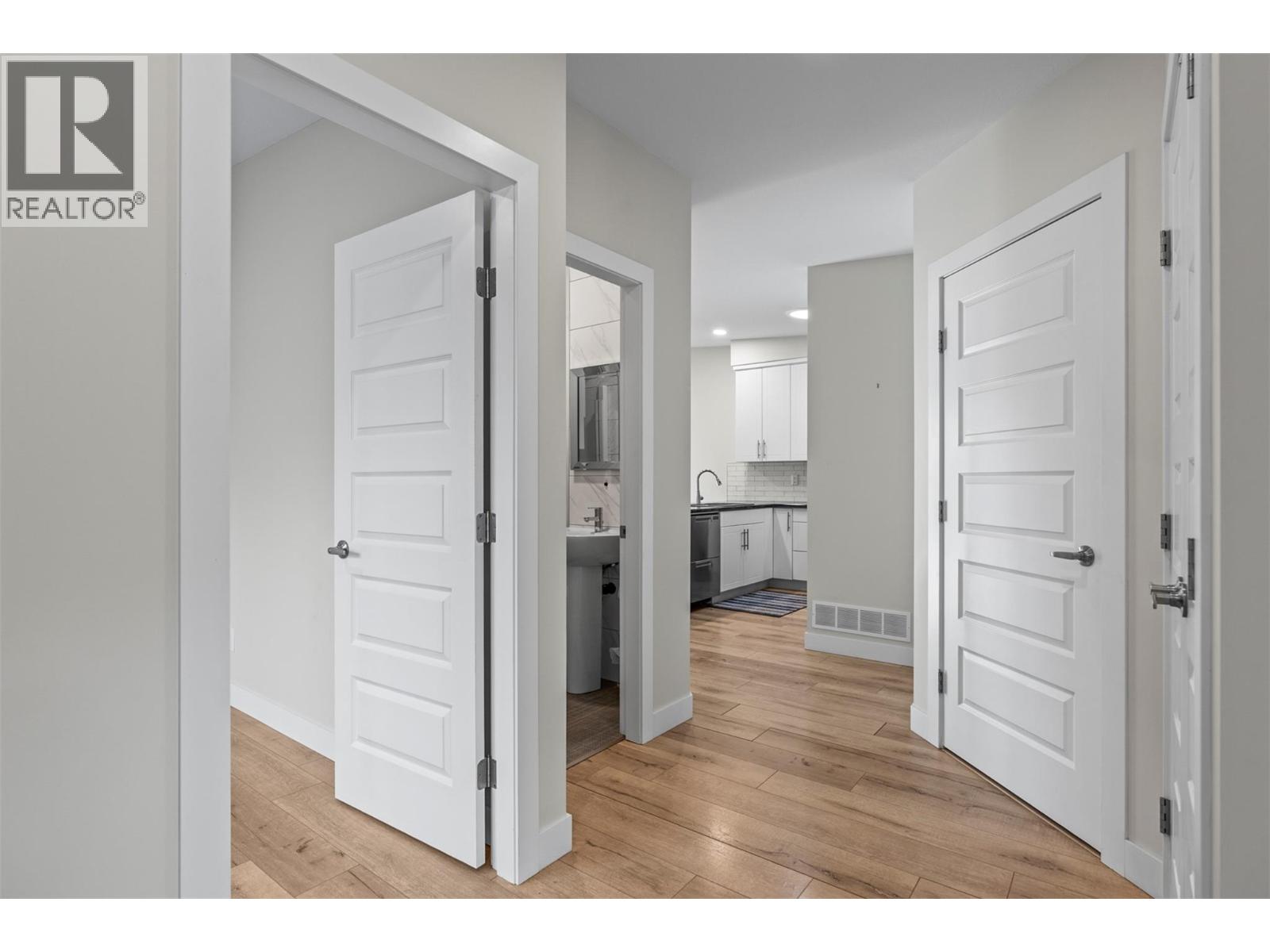 204 Vineyard Way, Vernon, British Columbia  V1H 1Z7 - Photo 6 - 10371226