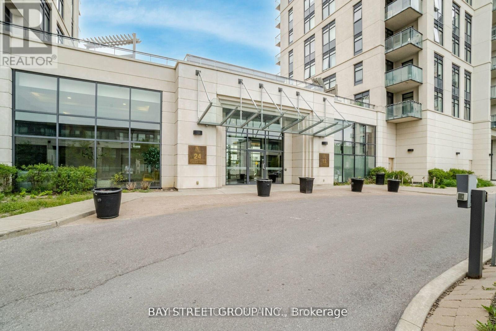 616 - 24 Woodstream Boulevard W, Vaughan, Ontario  L4L 8C4 - Photo 3 - N12728284