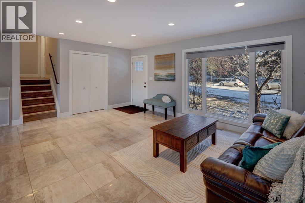 413 Albert Street Se, Airdrie, Alberta  T4B 1L4 - Photo 3 - A2278927