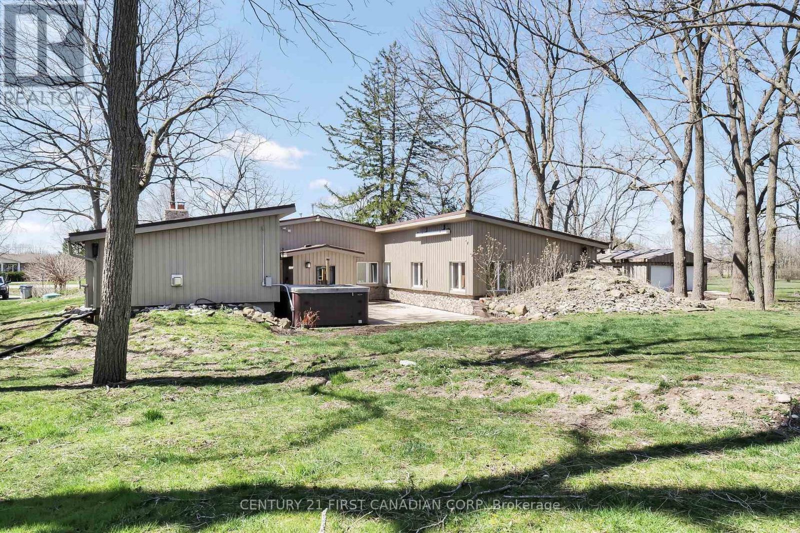 23992 Denfield Road, Middlesex Centre, Ontario  N0M 1P0 - Photo 15 - X12728304