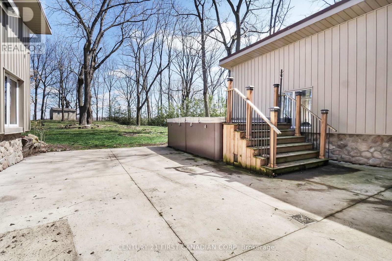 23992 Denfield Road, Middlesex Centre, Ontario  N0M 1P0 - Photo 16 - X12728304