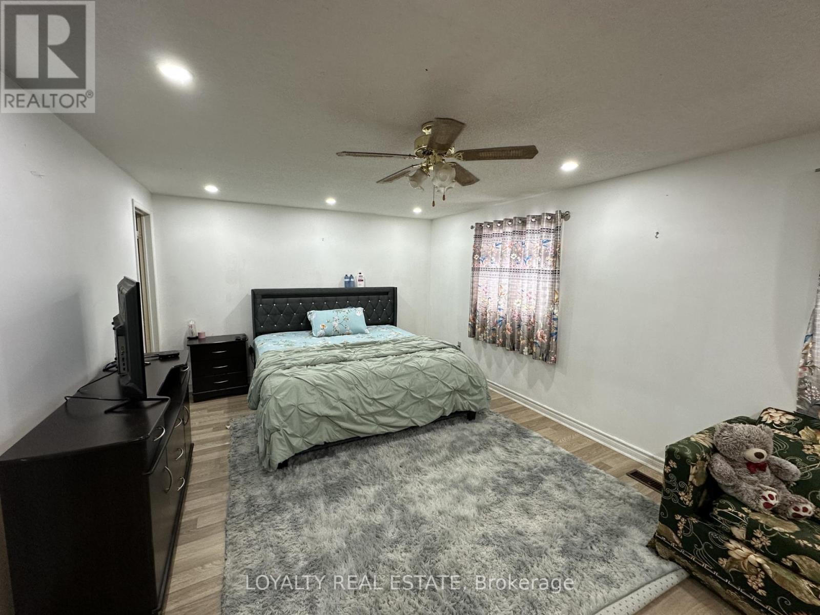 1540 Marshcourt Drive, Pickering, Ontario  L1V 6C6 - Photo 11 - E12728294