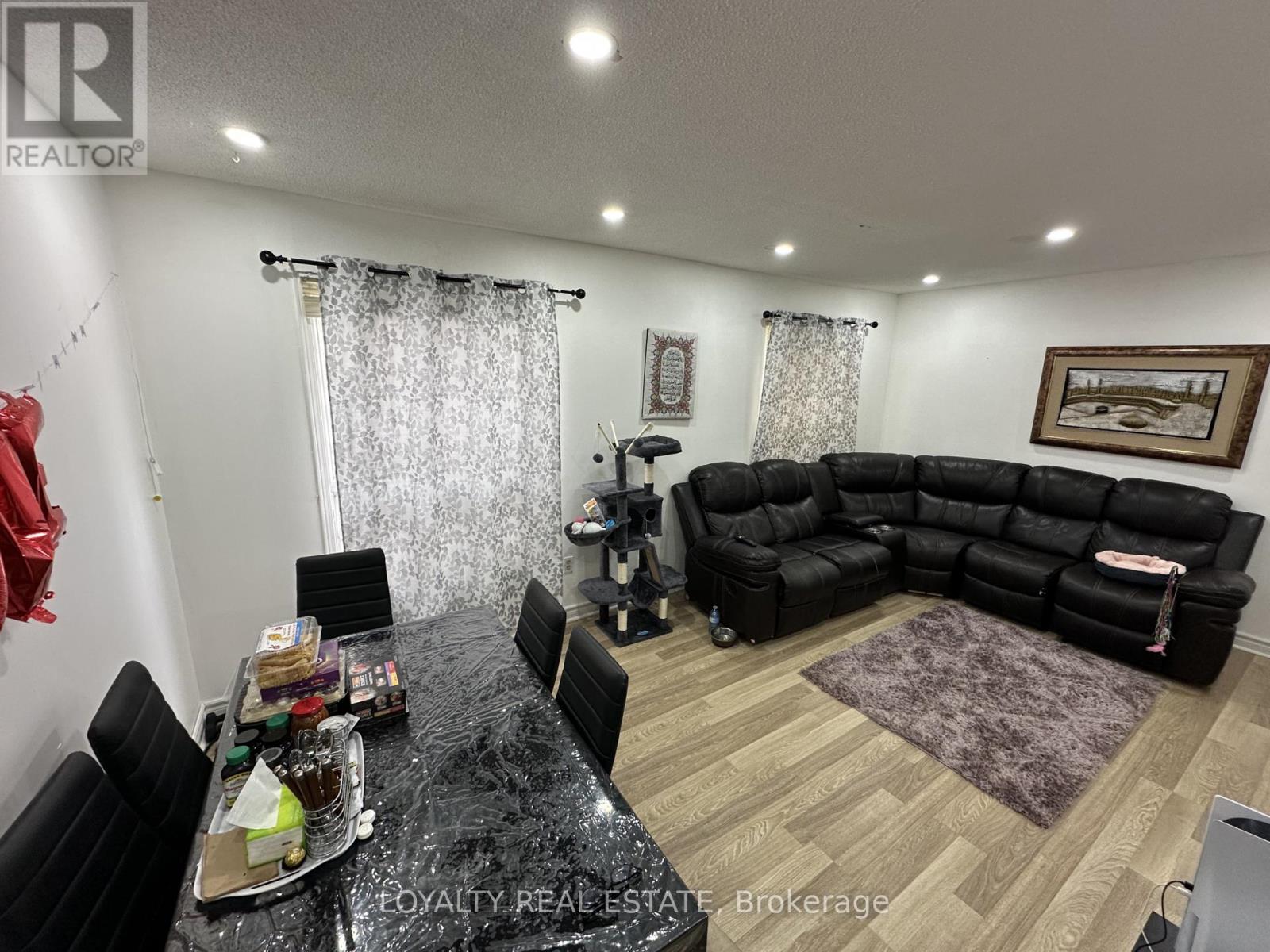 1540 Marshcourt Drive, Pickering, Ontario  L1V 6C6 - Photo 4 - E12728294