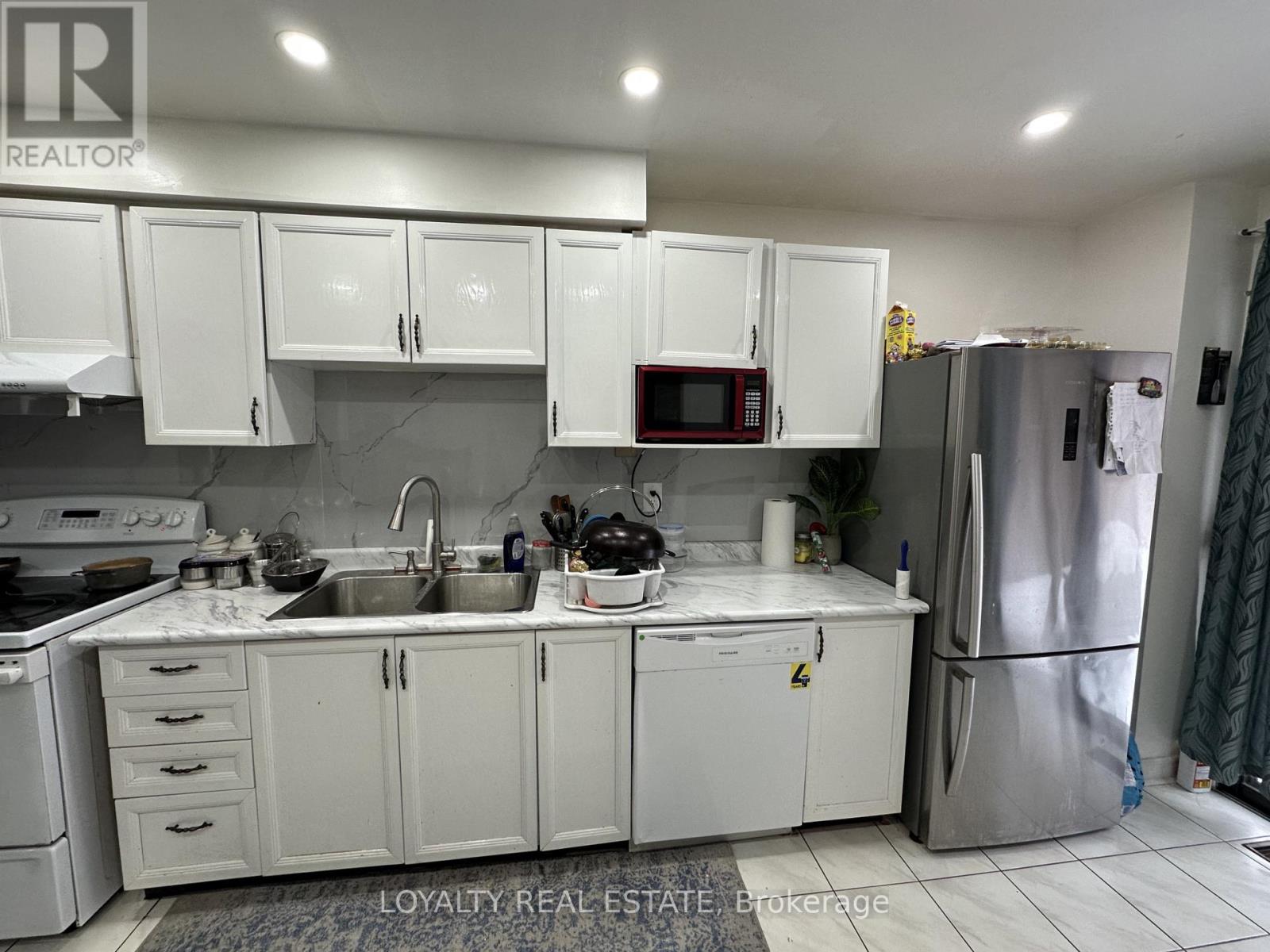 1540 Marshcourt Drive, Pickering, Ontario  L1V 6C6 - Photo 7 - E12728294