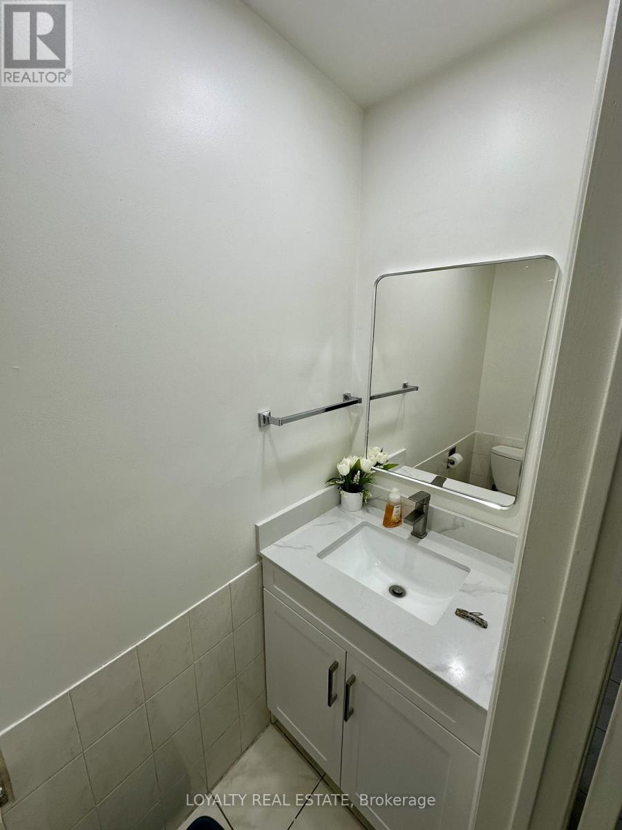 1540 Marshcourt Drive, Pickering, Ontario  L1V 6C6 - Photo 8 - E12728294