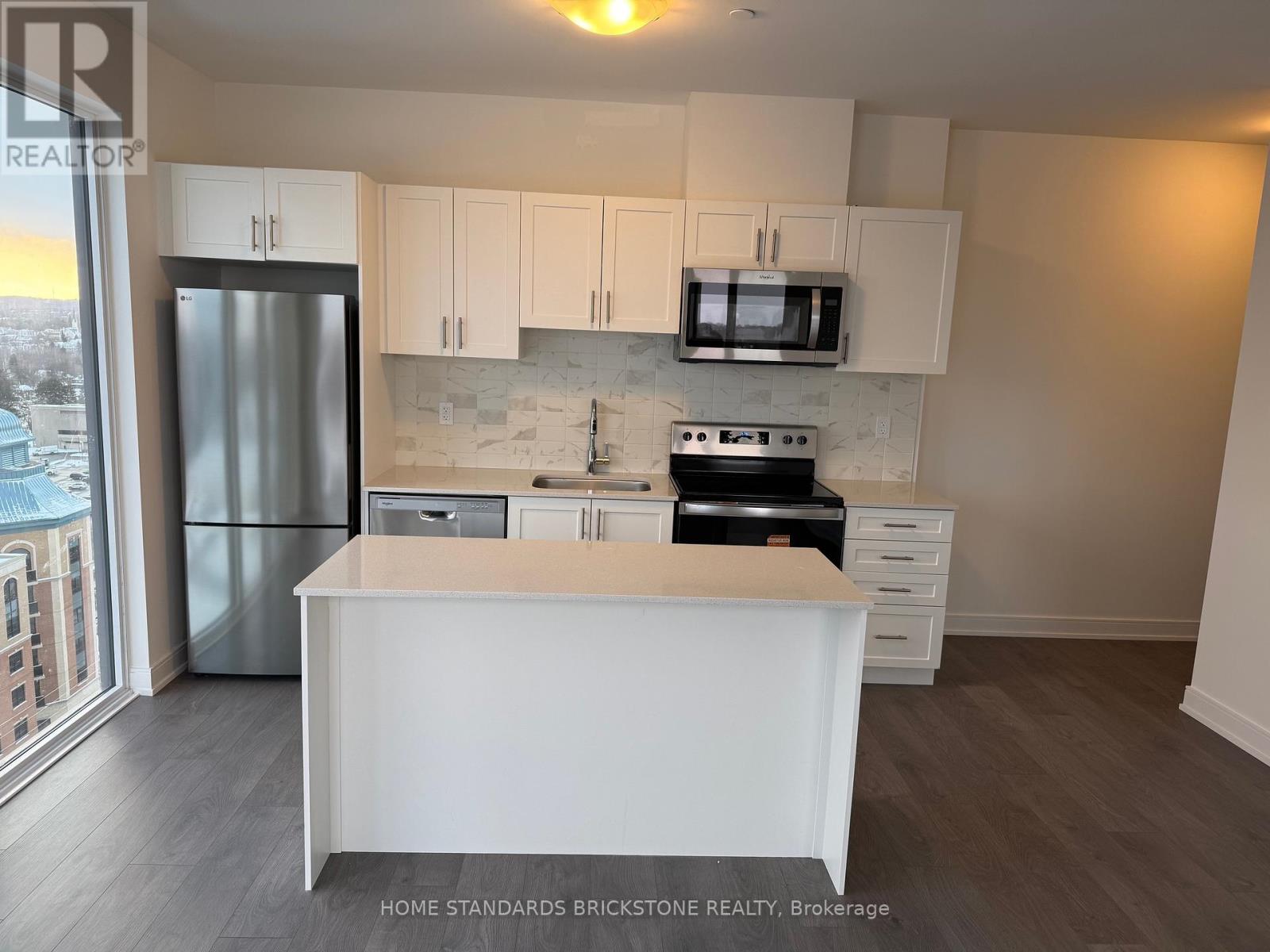 B1404-715 Davis Drive, Newmarket, Ontario  L3Y 0J2 - Photo 3 - N12728298