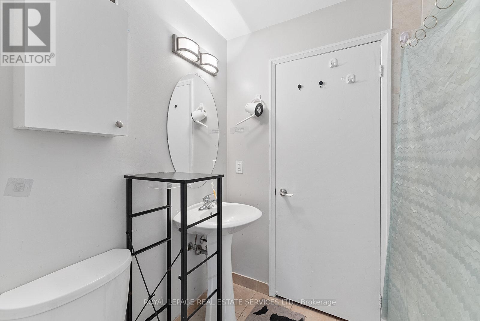 1606 - 220 Victoria Street, Toronto, Ontario  M5B 2R6 - Photo 19 - C12607354