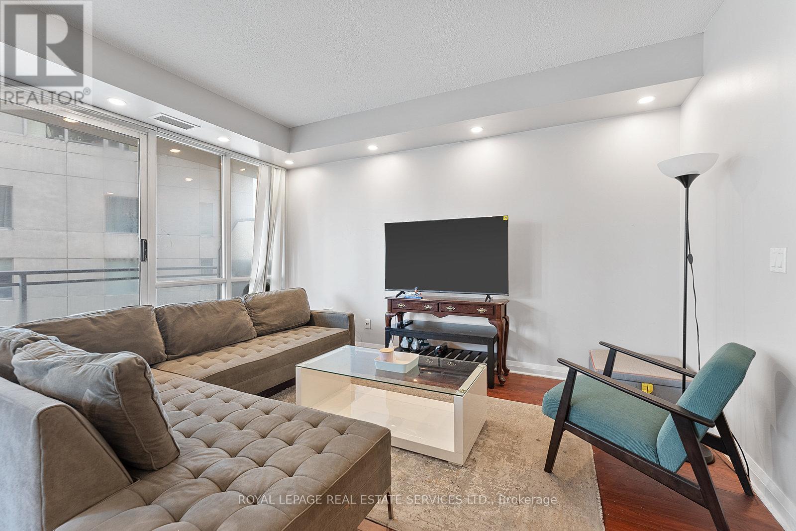 1606 - 220 Victoria Street, Toronto, Ontario  M5B 2R6 - Photo 4 - C12607354