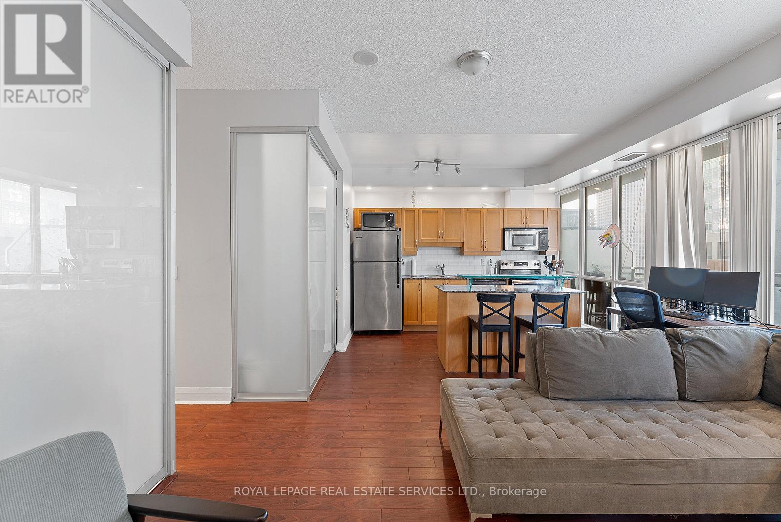 1606 - 220 Victoria Street, Toronto, Ontario  M5B 2R6 - Photo 8 - C12607354