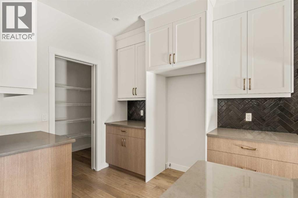 82 Royston Park Nw, Calgary, Alberta  T3L 0M5 - Photo 6 - A2274872