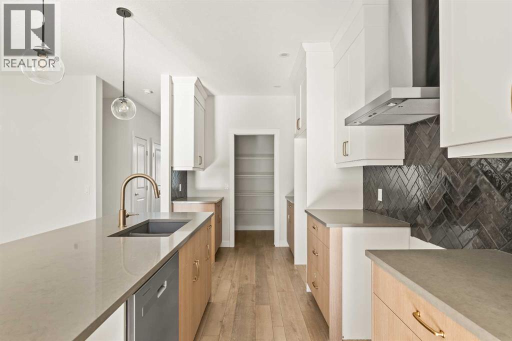 82 Royston Park Nw, Calgary, Alberta  T3L 0M5 - Photo 7 - A2274872