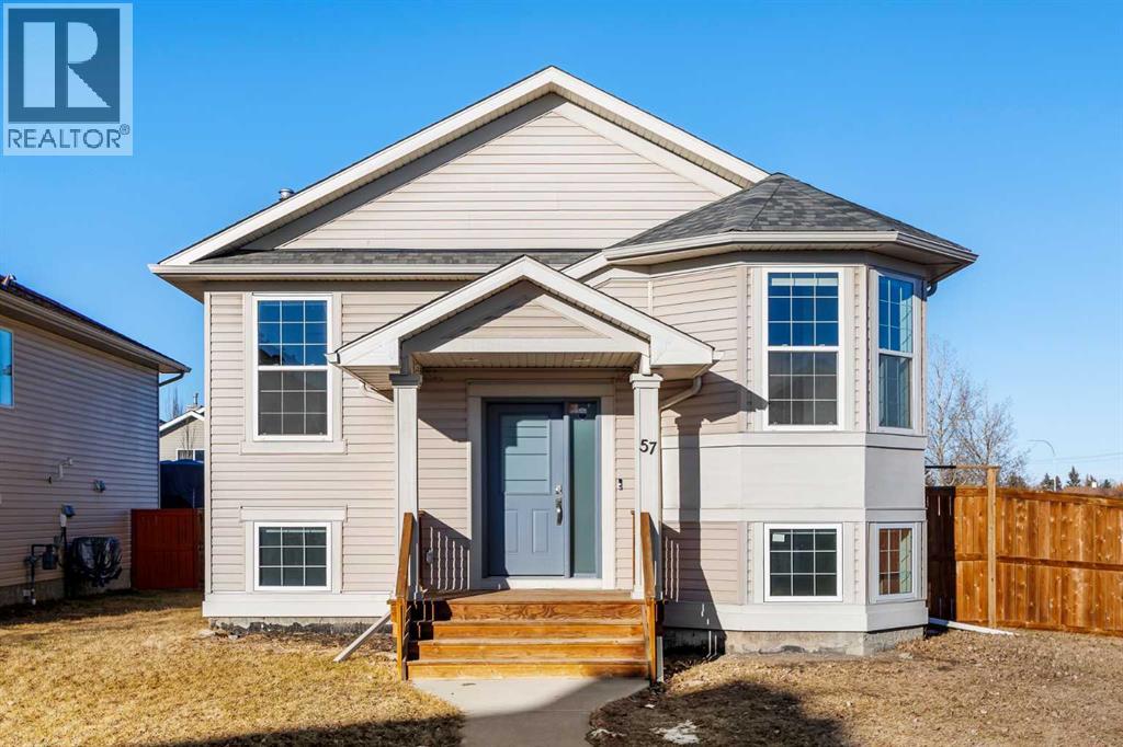 57 Luxstone Crescent Sw, Airdrie, Alberta  T4B 2W7 - Photo 2 - A2281014