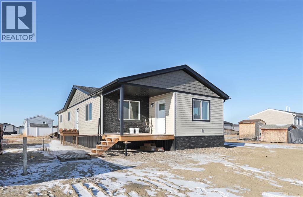 98 Meadowplace Drive, Brooks, Alberta