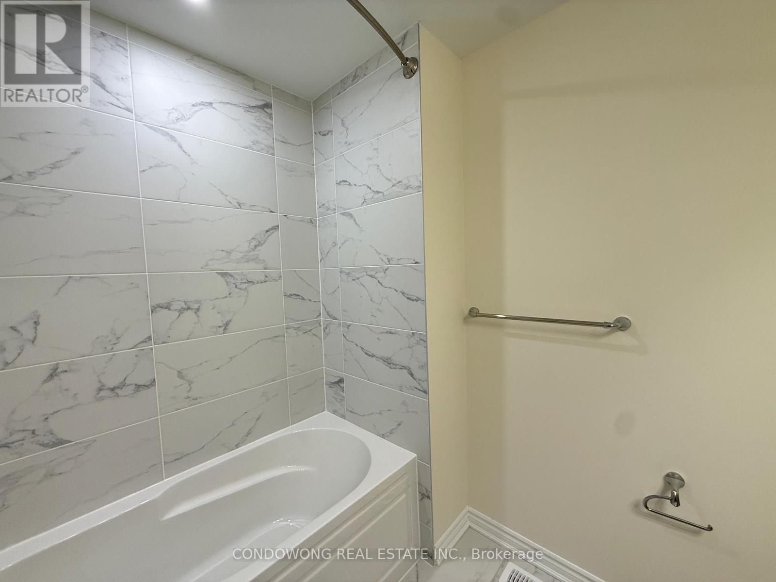 101 Avani Avenue, Markham, Ontario  L6C 3S6 - Photo 6 - N12711134