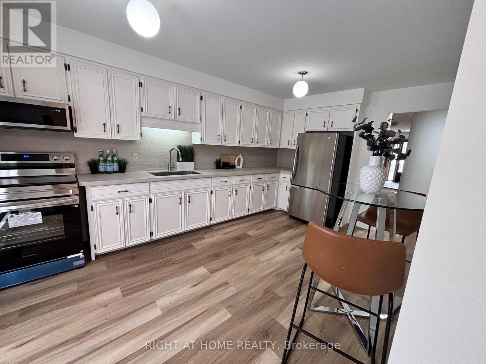 51 Burnt Bark Drive, Toronto, Ontario  M1V 3J6 - Photo 11 - E12708064