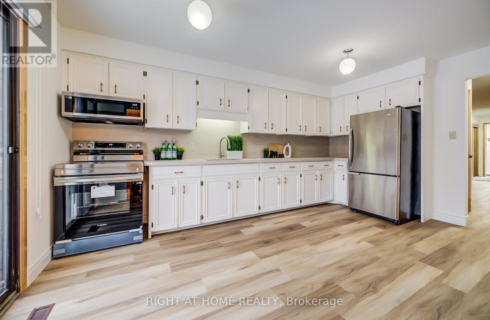 51 Burnt Bark Drive, Toronto, Ontario  M1V 3J6 - Photo 10 - E12708064