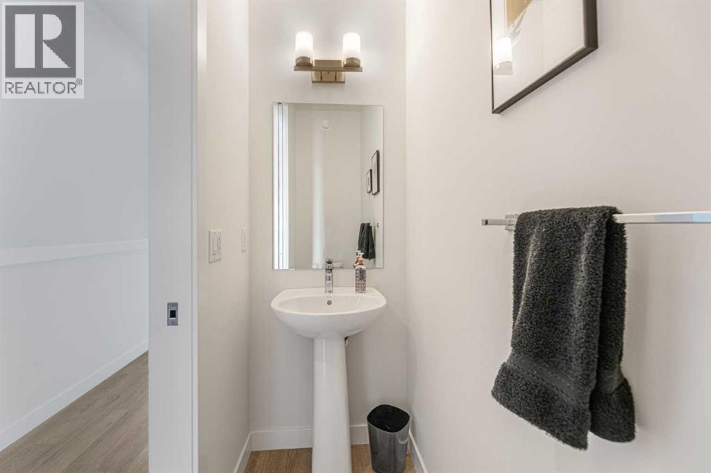 12572 Crestmont Boulevard Sw, Calgary, Alberta  T3B 6J5 - Photo 10 - A2277212