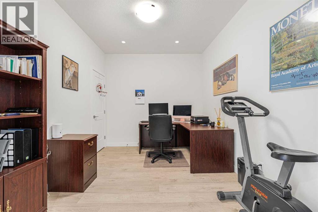 12572 Crestmont Boulevard Sw, Calgary, Alberta  T3B 6J5 - Photo 30 - A2277212