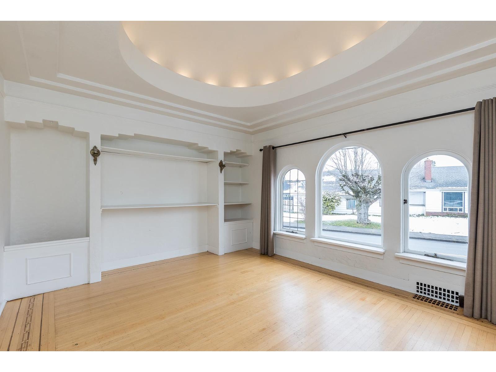 46085 First Avenue, Chilliwack Downtown, Chilliwack, British Columbia  V2P 1W2 - Photo 2 - R3032625