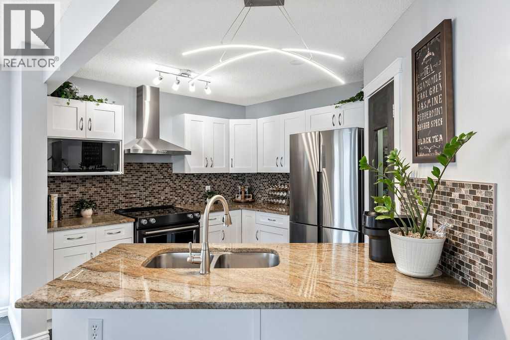 361 Cimarron Boulevard, Okotoks, Alberta  T1S 2L8 - Photo 9 - A2279878