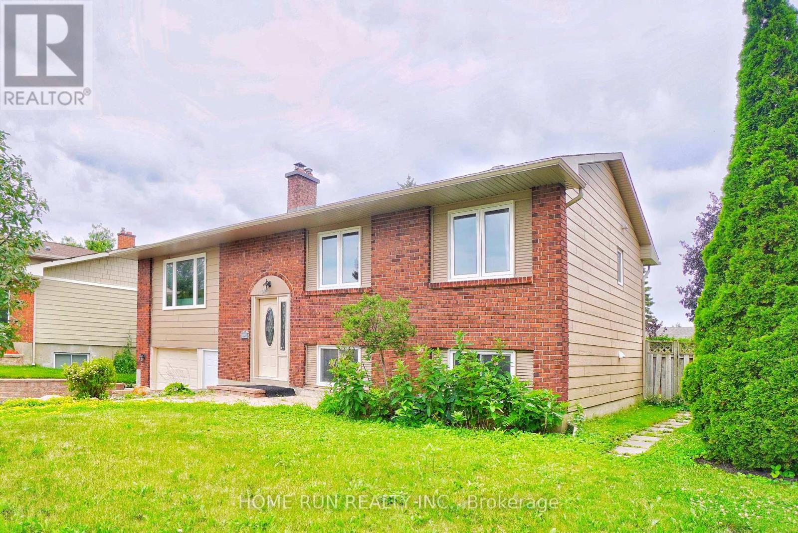 1104 Plante Drive, Ottawa, Ontario  K1V 9E7 - Photo 3 - X12728328