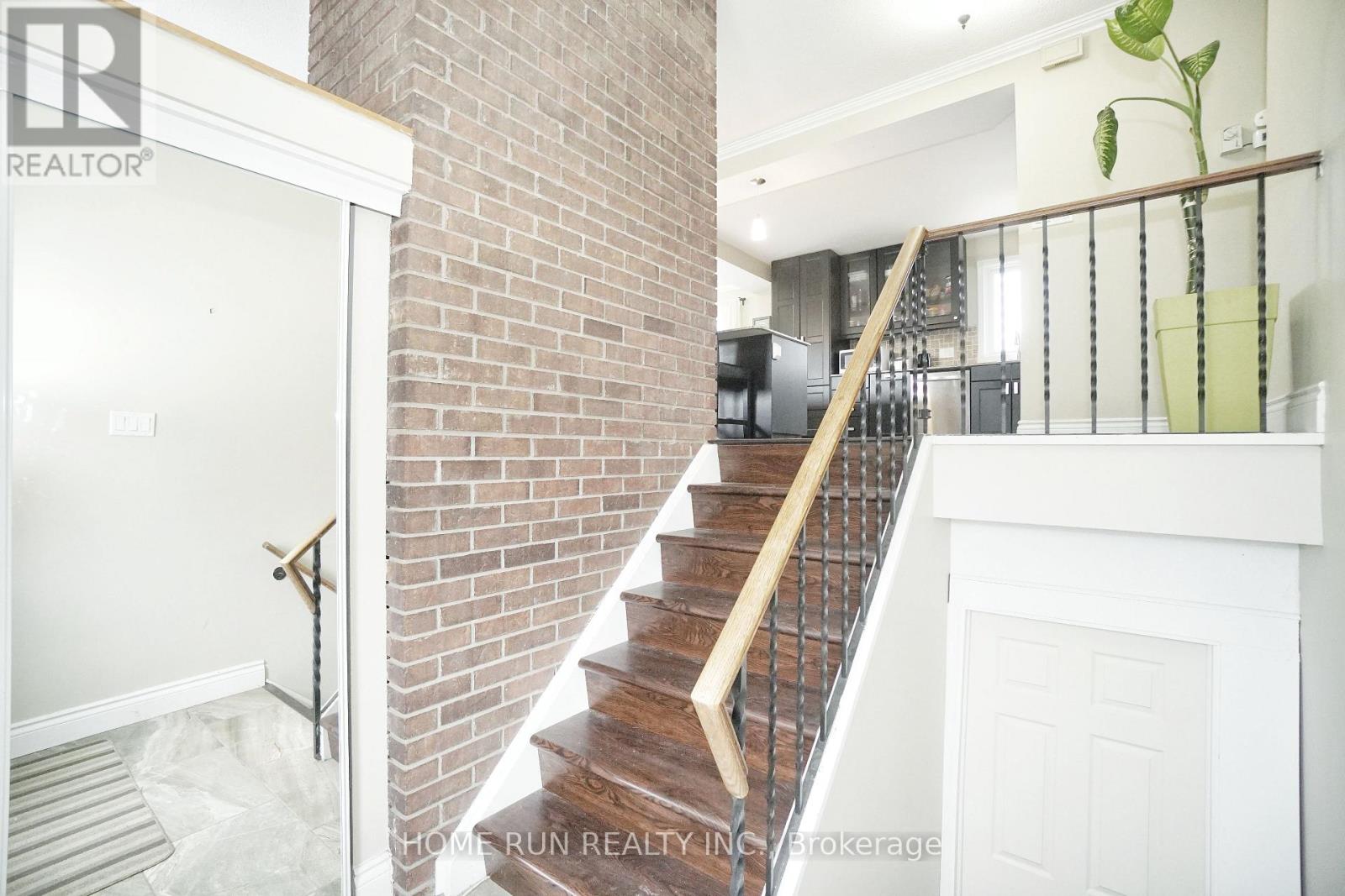 1104 Plante Drive, Ottawa, Ontario  K1V 9E7 - Photo 4 - X12728328