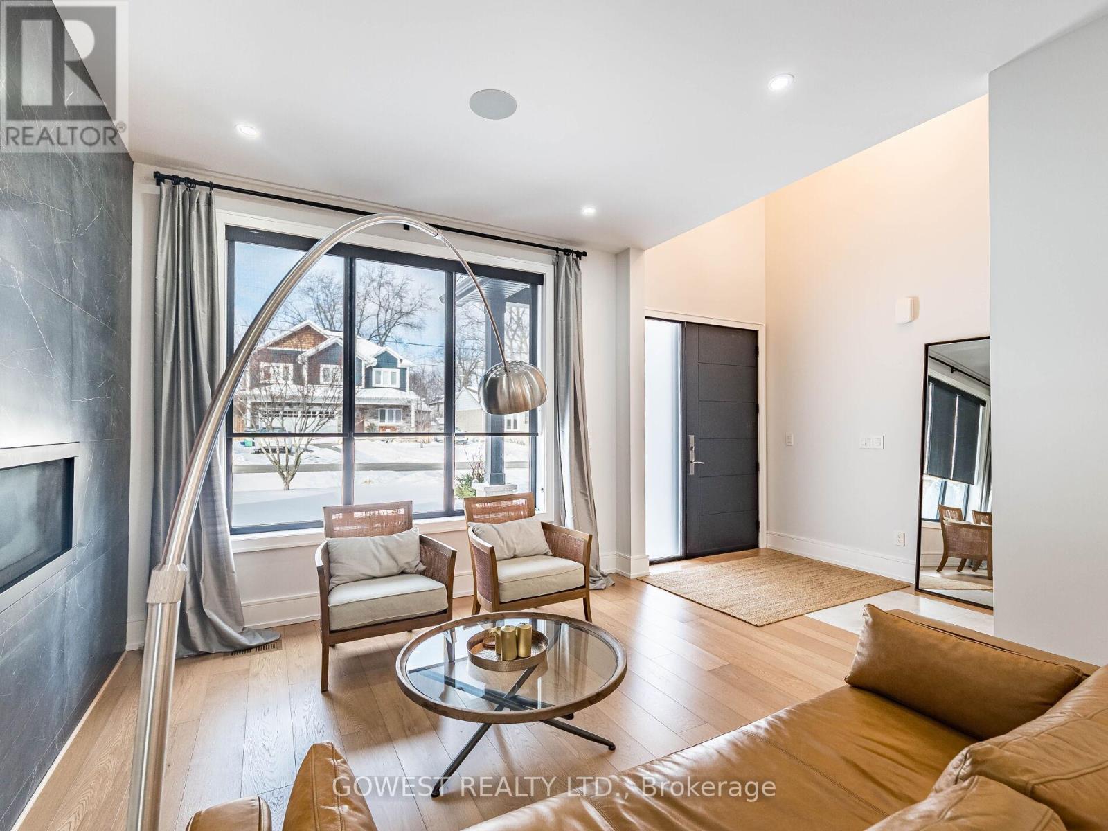 402 Niar Avenue, Mississauga, Ontario  L5G 1W3 - Photo 6 - W12728338