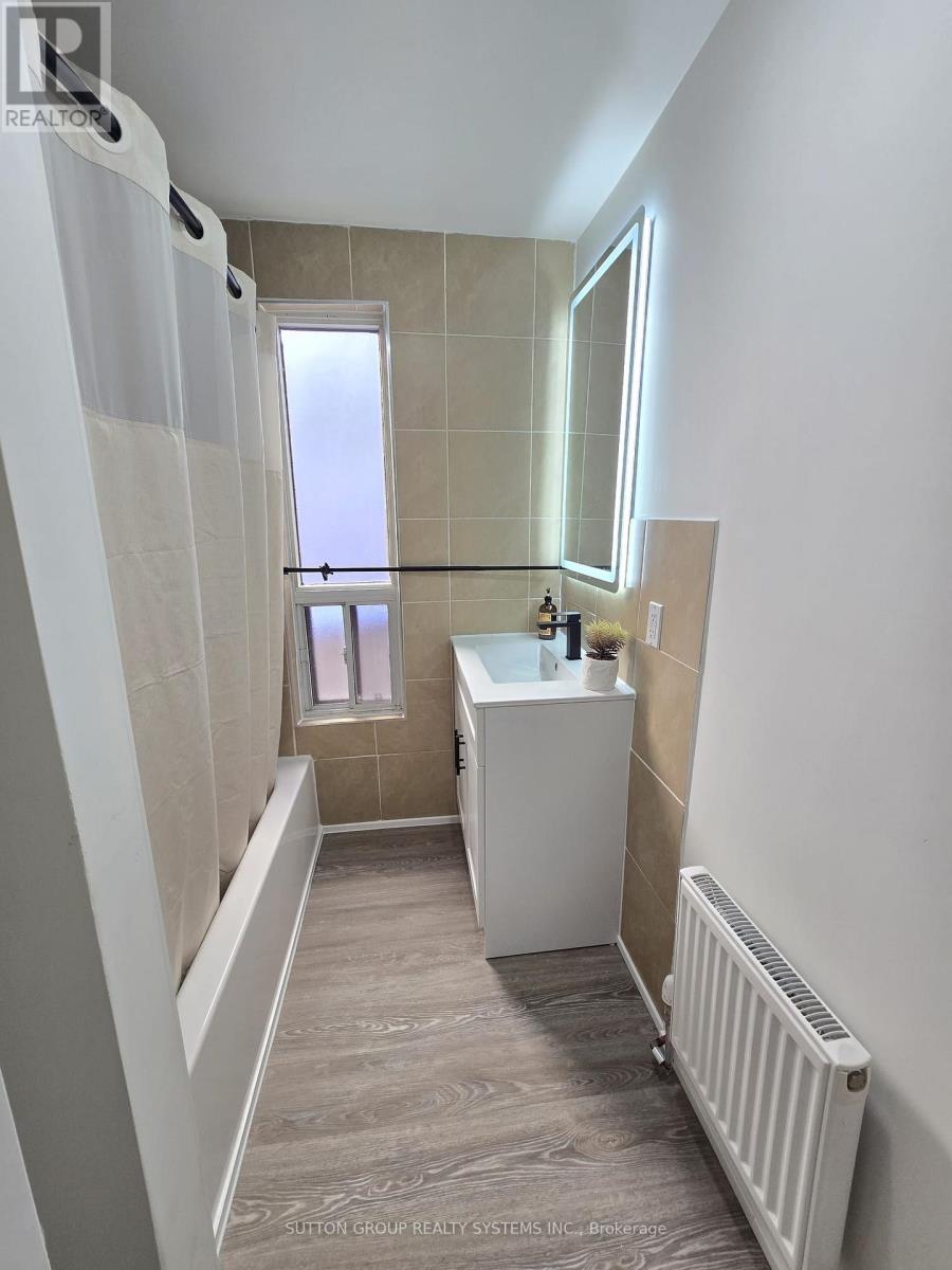 2 - 2886 Lake Shore Boulevard W, Toronto, Ontario  M8V 1J1 - Photo 13 - W12728350