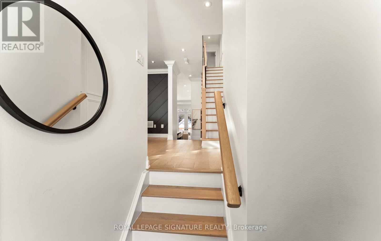 62 Burlingame Road, Toronto, Ontario  M8W 1Y8 - Photo 2 - W12728354