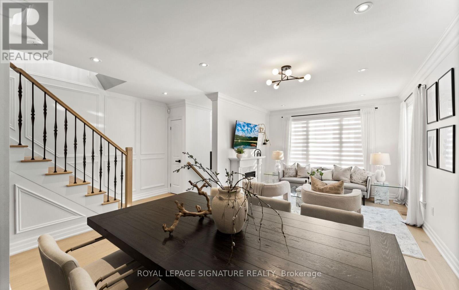 62 Burlingame Road, Toronto, Ontario  M8W 1Y8 - Photo 4 - W12728354