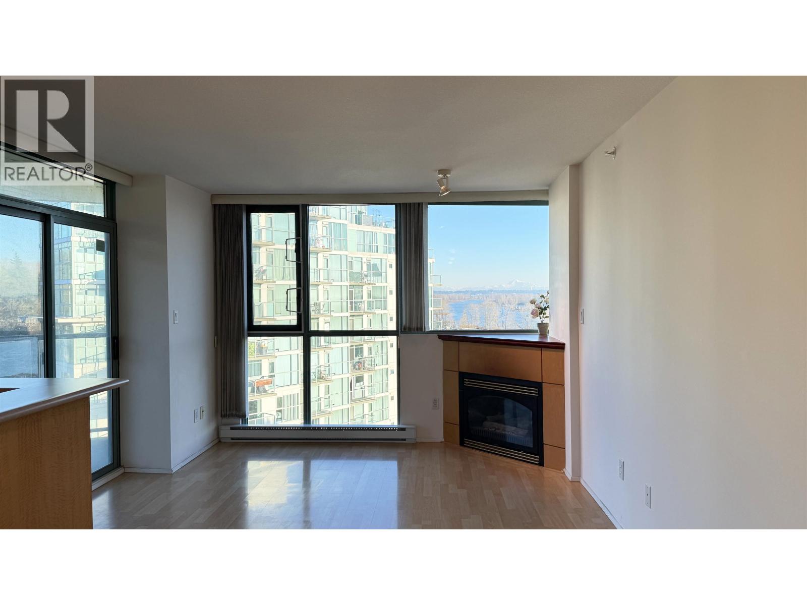 1001 2733 Chandlery Place, Vancouver, British Columbia  V5S 4V3 - Photo 3 - R3082414