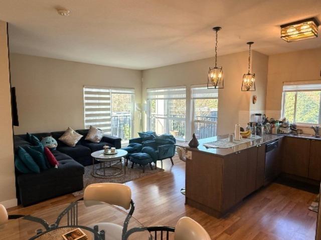 419 9655 King George Boulevard, Surrey, British Columbia  V3T 0C7 - Photo 3 - R3082037