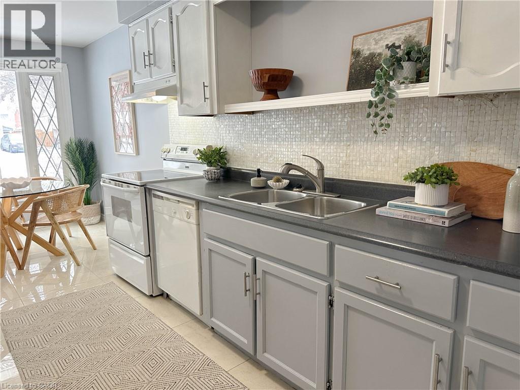 17 Rosanne Crescent, Hamilton, Ontario  L8T 2T8 - Photo 12 - 40800342