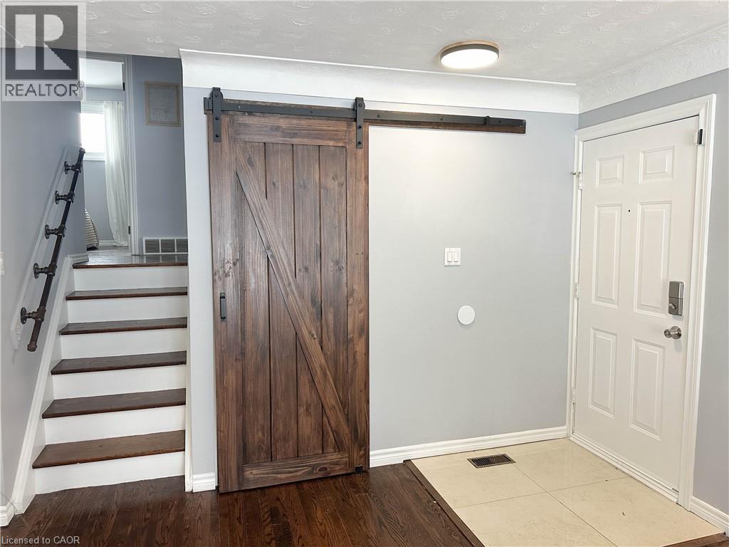 17 Rosanne Crescent, Hamilton, Ontario  L8T 2T8 - Photo 4 - 40800342