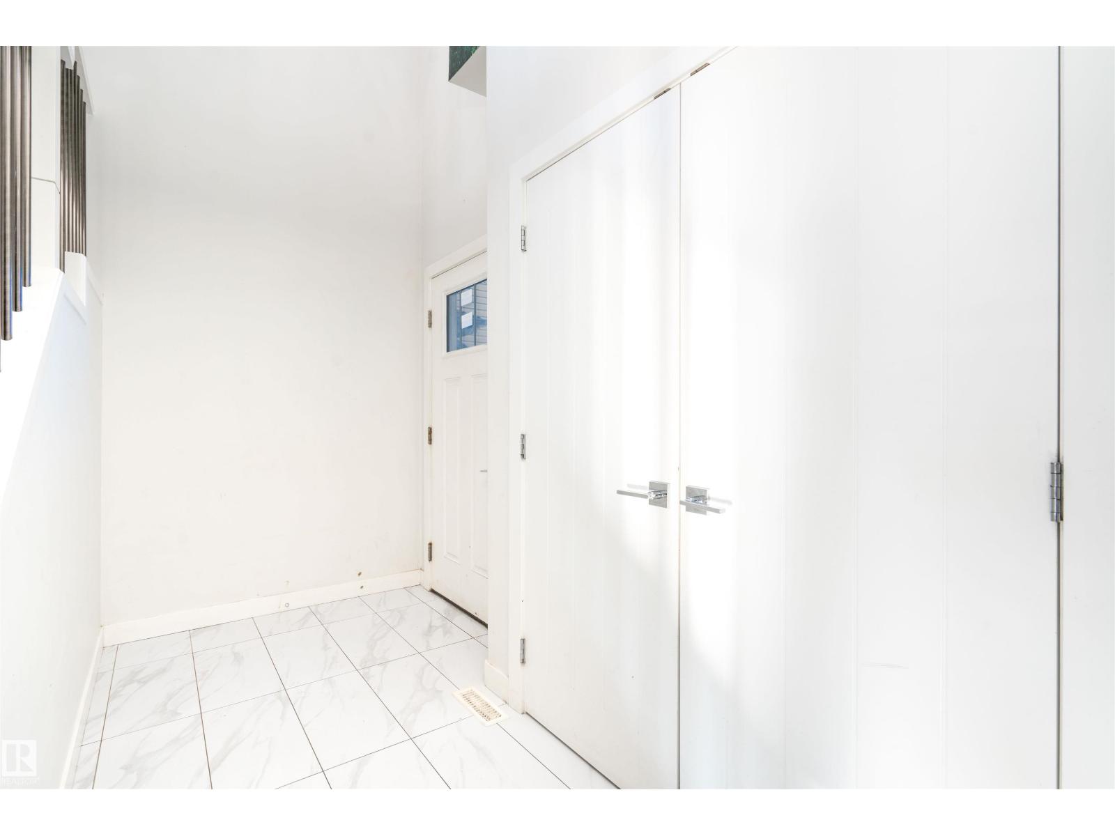 2021 15 Av Nw, Edmonton, Alberta  T6T 1B2 - Photo 6 - E4471062