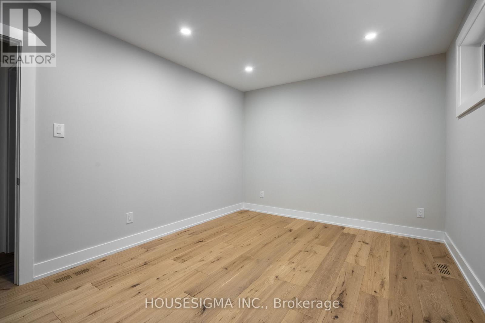 Upper - 15 Mission Drive, Toronto, Ontario  M3A 2P1 - Photo 18 - C12728388