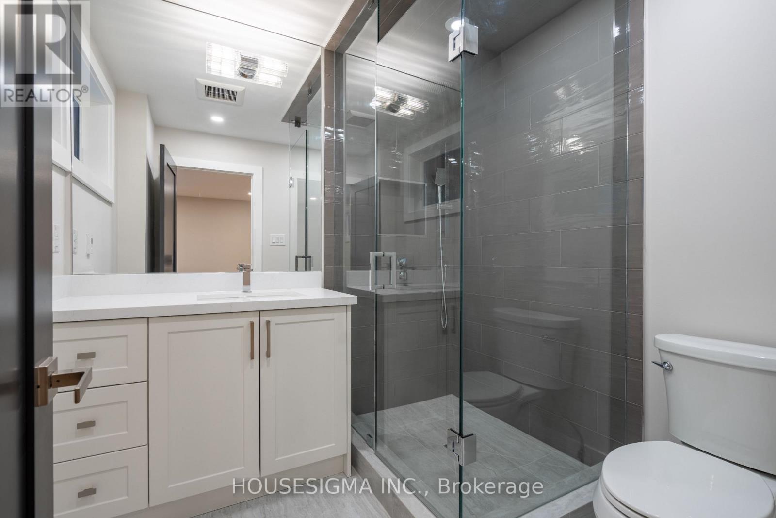 Upper - 15 Mission Drive, Toronto, Ontario  M3A 2P1 - Photo 19 - C12728388