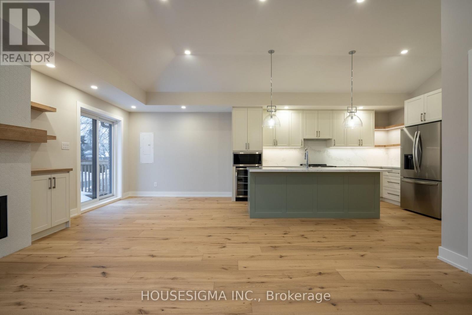 Upper - 15 Mission Drive, Toronto, Ontario  M3A 2P1 - Photo 4 - C12728388