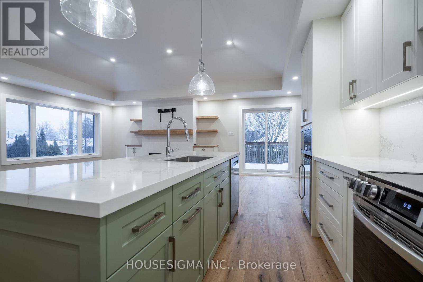 Upper - 15 Mission Drive, Toronto, Ontario  M3A 2P1 - Photo 5 - C12728388