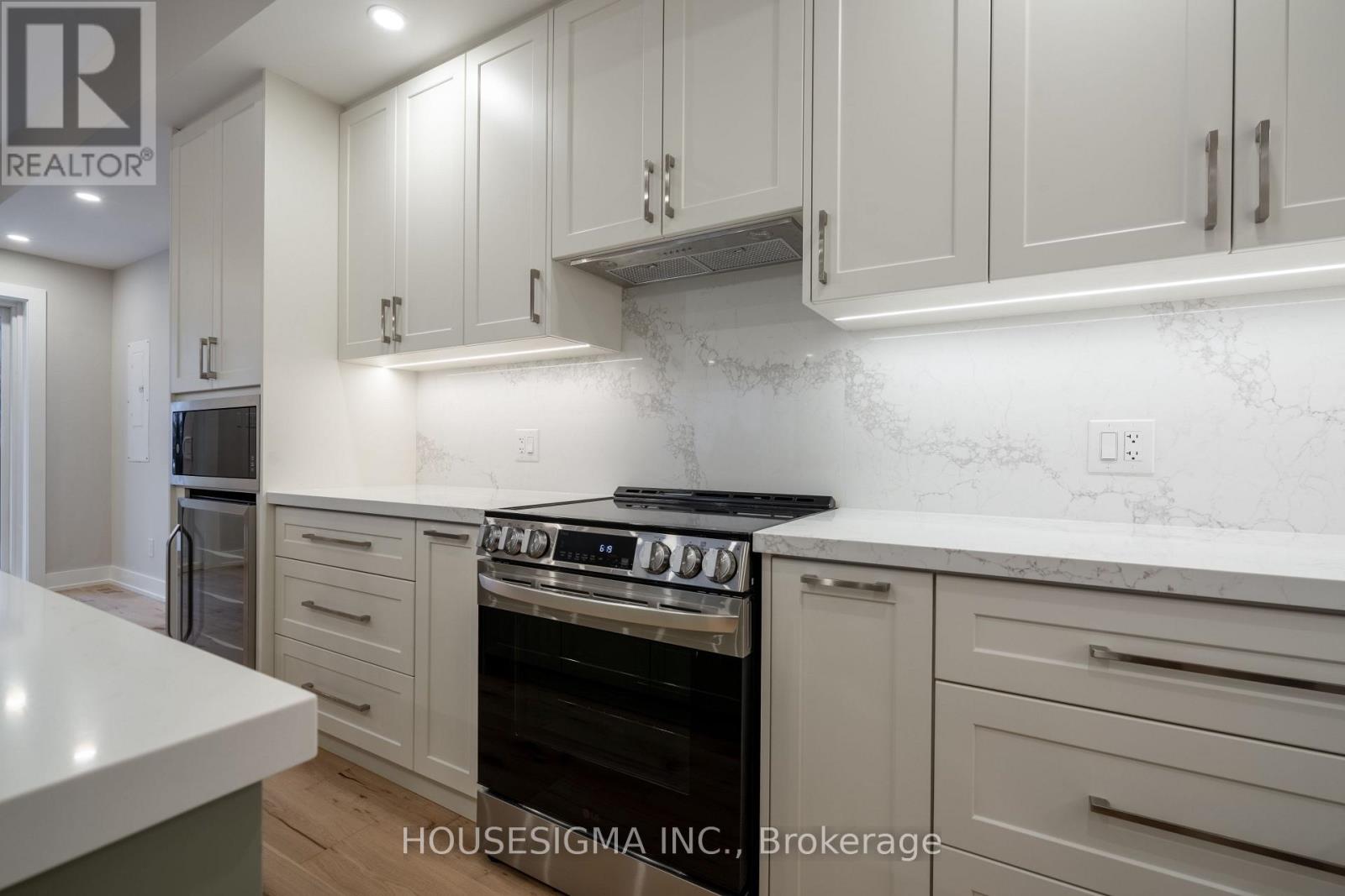 Upper - 15 Mission Drive, Toronto, Ontario  M3A 2P1 - Photo 6 - C12728388